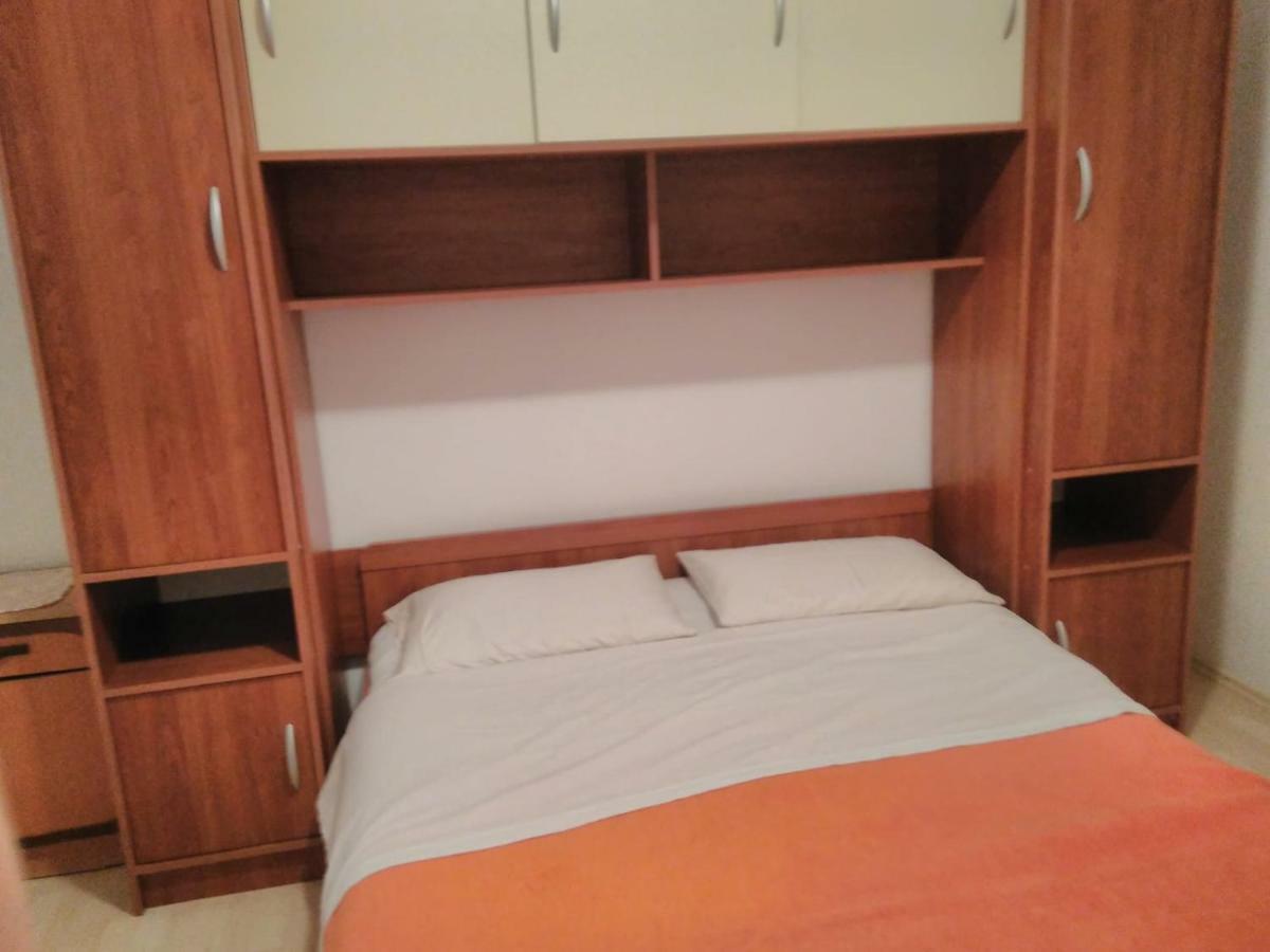 Apartmani Marija Pašman Екстериор снимка